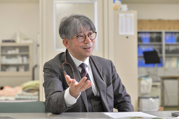 「物から人へ」変革する薬剤師教育の最前線 ー 薬学部におけるバイタルサイン/フィジカルアセスメント教育の先駆者・九州医療科学大学徳永仁教授インタビュー
